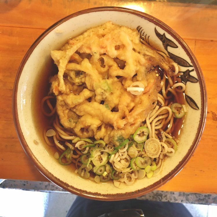 高田馬場の駅前の立ち食いそば くらしの編集舎