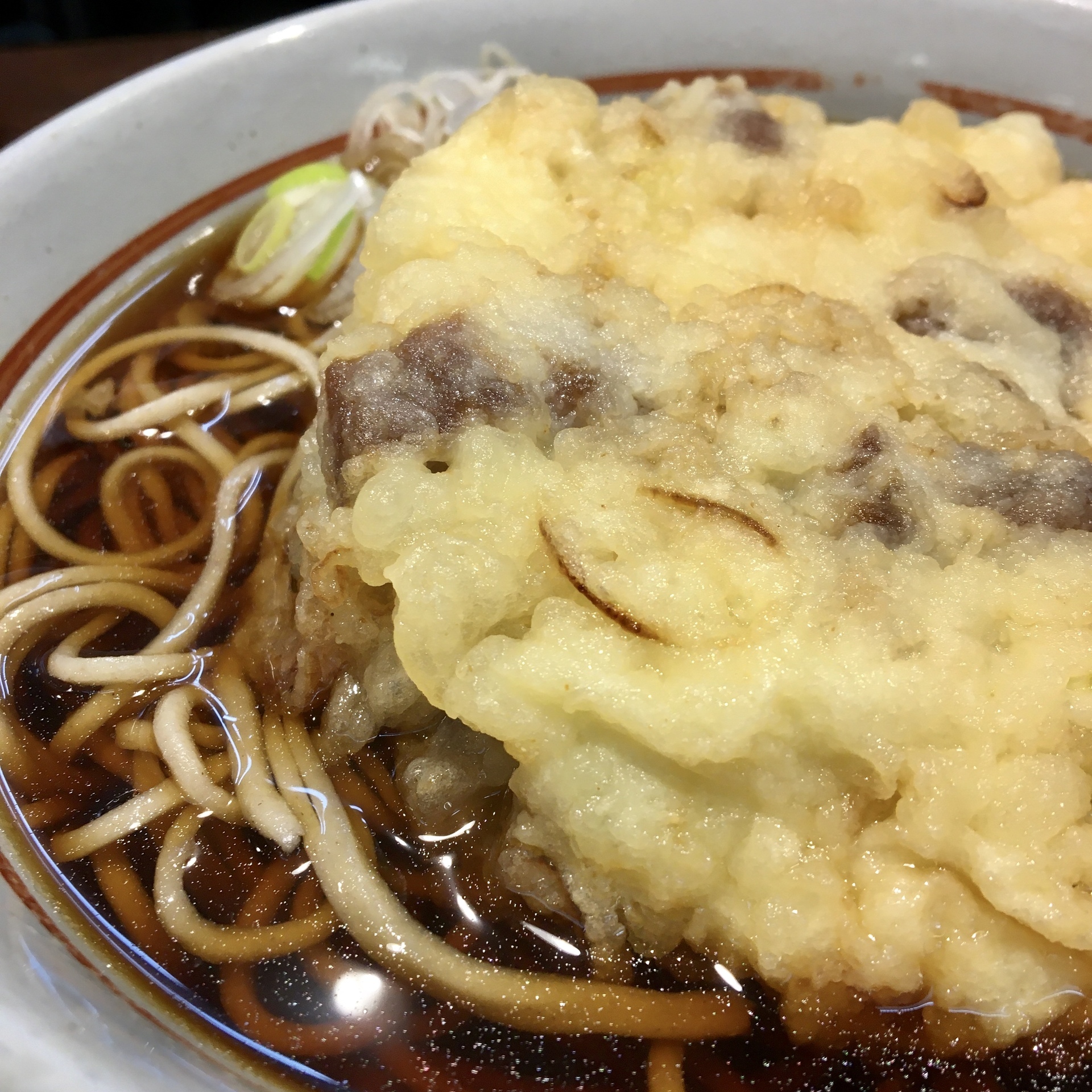 メトロ食堂街の閉店したと思ってた「永坂更科布屋太兵衛」で肉天。: くらしの編集舎